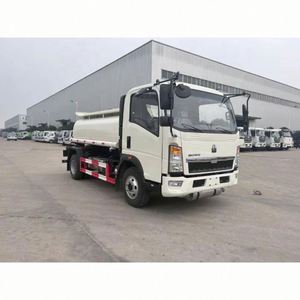 Camion-citerne à carburant HOWO 5000l 4x2 neuf, prix d'usine, camion-citerne à huile pour la ravitaillement en carburant, à vendre - Product Image 3