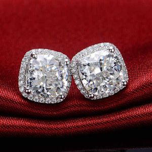 Orecchini a Perno Classici con Cristalli Incastonati per Donne, Eleganti Accessori Minimalisti per Uso Quotidiano - Product Image 1