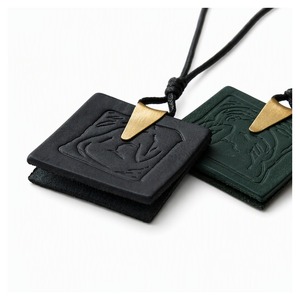 Grosir Gantungan Parfum Mobil Kulit, Aroma Tahan Lama, Logo Custom, Isi Ulang, OEM ODM, Pesanan Massal - Product Image 1