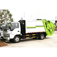 Camion compacteur de déchets ISUZU ELF 4x2 de 8m³ à chargement arrière hydraulique, norme export, pour la collecte des ordures et l'assainissement