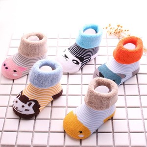 Vente en gros de chaussettes antidérapantes en coton épaissi pour bébé de 0 à 3 ans pour nouveau-né pour enfants - Product Image 3