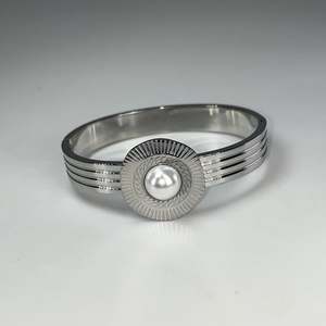 316L Stainless Steel Fashion <b>Bangle</b> With Pearl Inlay PVD Gold Plating Resistant Sustainable Design - Product Image 1