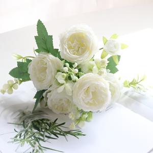 Ramos de <span class=keywords><strong>Rosas</strong></span> Persas Artificiales de 5 Cabezas (de Tela) al por Mayor - Alta Simulación, Reutilizables y Reciclables, Decoración para Sala de Estar - Product Image 6