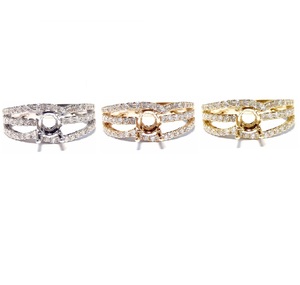 Offre spéciale bonne qualité or blanc 18k véritable diamant rond solitaire bagues de fiançailles pour femmes Hong Kong fournisseur - Product Image 4