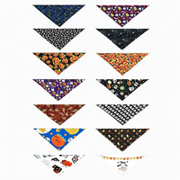 Écharpe pour chien en polyester imprimée de dessins animés d'Halloween, lavable et respirante, bavoir triangulaire festif pour animaux de compagnie, pour chiens et chats