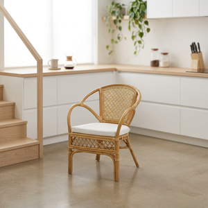 Fauteuil Corona artisanal de haute qualité, design moderne en rotin, élégant et confortable, idéal pour les hôtels, les salles à manger et les salons. - Product Image 1