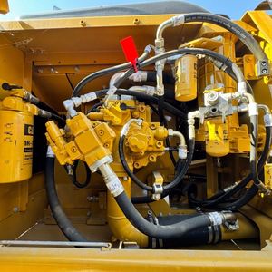 Excavatrice hydraulique sur chenilles Caterpillar 330DL d'occasion de 30 tonnes, de haute qualité, presque neuve, puissante, pour projets de construction - Product Image 1