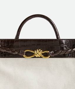 Sac à main Bottega BV Andiamo en toile bicolore avec détail de nœud signature et bandoulière coulissante en cuir Veneta - Product Image 2