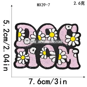 Patch Termoadesive con <span class=keywords><strong>Stampa</strong></span> di Zampa e Scritta 'Dog Mom', Piccolo Distintivo per la Festa della Mamma, Applicazione Ricamata per Magliette e Cappelli - Product Image 4