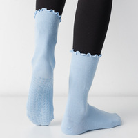 Chaussettes antidérapantes à volants Pilates Crew Chaussettes de yoga personnalisées avec logo brodé
