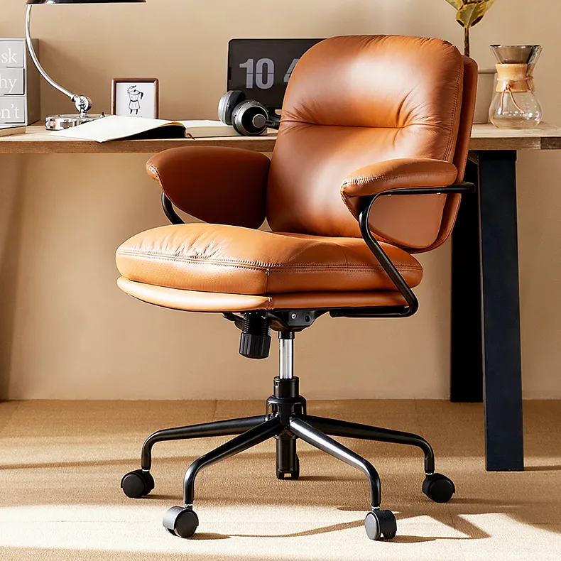 Офисное кресло из искусственной кожи
