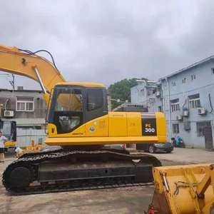 Excavatrice sur chenilles hydraulique Komatsu PC300-7 d'occasion, faible nombre d'heures de fonctionnement, bon état, prix promotionnel, à vendre - Product Image 1