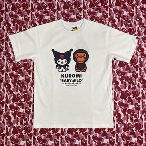 T-shirt a maniche corte Bapee X Hellokitty New Milo con stampa lettering, vestibilità ampia, per uomo e donna, modello coppia - Product Image 3