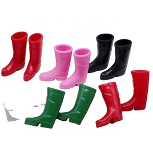 <span class=keywords><strong>Mini</strong></span> Botas <span class=keywords><strong>de</strong></span> Lluvia para Muñecas BJD, Botas <span class=keywords><strong>de</strong></span> Lluvia <span class=keywords><strong>de</strong></span> Simulación OB11, Zapatos <span class=keywords><strong>de</strong></span> <span class=keywords><strong>Silicona</strong></span> para Escenas en <span class=keywords><strong>Miniatura</strong></span>, Zapatos <span class=keywords><strong>de</strong></span> Navidad <span class=keywords><strong>de</strong></span> Tubo Recto - Product Image 1