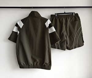 Tuta Sportiva da Uomo Antivento Vintage, Set Calcio Personalizzabile con Blocchi di Colore, Maniche Corte, Pantaloncini <span class=keywords><strong>Cargo</strong></span> con Bordi a Contrasto, in Nylon, Due Pezzi, OEM - Product Image 3