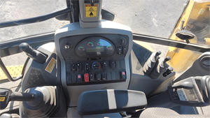 รถตักล้อยางมือสองราคาดีที่สุด ปี 2015 รุ่น Caterpillar 420F2 IT พร้อมห้องโดยสารที่สะดวกสบาย - Product Image 6