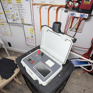 Huazheng HZ-5100 Portátil CB Contato Resistência Test Kit 100 Amperios Microhmimetro Contato Resistência <span class=keywords><strong>Tester</strong></span> 100 Ampères - Product Image 3