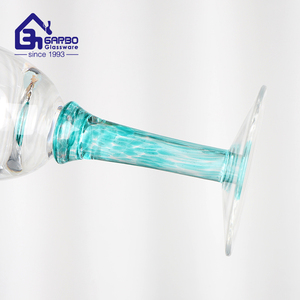 Nouveau design de gobelet de luxe en <span class=keywords><strong>verre</strong></span> coloré fait à la main couleur verte <span class=keywords><strong>vin</strong></span> champagne tasse en <span class=keywords><strong>verre</strong></span> pour fête mariage verres à pied transparents - Product Image 3
