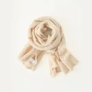 100% 羊绒包裹镂空针织实心图案成人冬季柔软围巾 & 披肩平纹