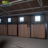 Panneaux d'écurie pour chevaux en gros, équipement de box pour chevaux sur mesure pour fermes d'élevage, ranchs et centres équestres