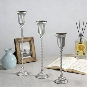 Centre de table de mariage transfrontalier de style européen rétro, en fer doré gravé, de haute qualité, avec tige filetée ornementale - Product Image 3