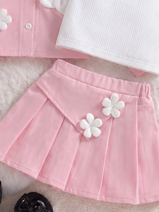 Ensemble 3 pièces exclusif transfrontalier pour bébé fille : Veste à fleurs à revers, Gilet caraco et Mini-jupe plissée évasée - Product Image 5