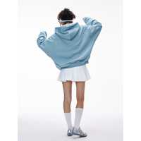 Sweat-shirt à capuche en molleton 100% coton, brodé, déstructuré fonctionnellement, effet délavé, couleur coquille d'œuf, nouvelle collection hiver 25, Machete
