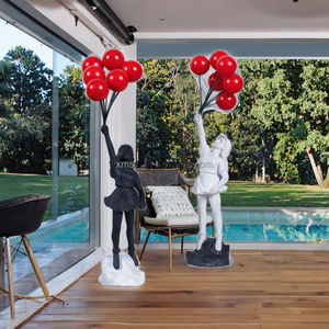 Figura Decorativa Moderna de Resina Pintada a Mano, Estilo Neo Banksy, Niña con Globo, Personalizable, para Decoración del Hogar, Escultura Coleccionable - Product Image 3