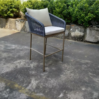 Ensemble table et chaises de bar d'extérieur Maryard en aluminium tressé, confortable, pour patio, villa, hôtel, restaurant, vente en gros, sur mesure