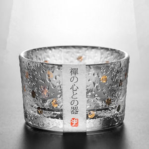 Mini taza de té de cristal grueso, estilo Zen japonés, pequeño accesorio de cristal para juego de té con puntos dorados, forma cilíndrica, sin tapa - Product Image 3