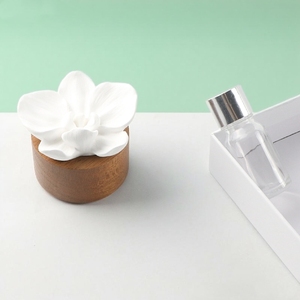 Difusor de aceite esencial de aromaterapia para el hogar, regalo, fragancia a base de madera, fragancia de flor de cerámica, ambientador, decoración - Product Image 1