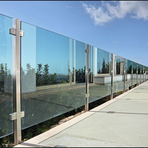 <span class=keywords><strong>Balustrade</strong></span> <span class=keywords><strong>en</strong></span> verre sans cadre <span class=keywords><strong>en</strong></span> promotion, garde-corps <span class=keywords><strong>de</strong></span> balcon <span class=keywords><strong>en</strong></span> verre trempé facile à installer avec pince <span class=keywords><strong>en</strong></span> acier inoxydable pour <span class=keywords><strong>terrasse</strong></span> <span class=keywords><strong>de</strong></span> villa - Product Image 5