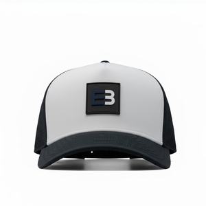 Casquette de baseball de golf classique à 5 panneaux, bicolore, imperméable, structurée, pour sports de plein air, avec trous découpés au laser et patch en caoutchouc, personnalisable OEM - Product Image 2