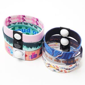 Fabrika toptan oem kişiselleştirilmiş tasarım sabah hareket hastalık kabartma akupunktur deniz bantları kumaş bilekliği - Product Image 1