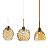 Luminaire suspendu à LED pour chambre à coucher romantique ambrée moderne et simple Lustre en verre tendance pour salle à manger et étude