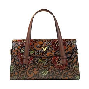<span class=keywords><strong>Borsa</strong></span> a tracolla retrò ricamata di nuova moda 2025 per la <span class=keywords><strong>borsa</strong></span> di mezza età da donna Designer di lusso in vera <span class=keywords><strong>pelle</strong></span> - Product Image 6