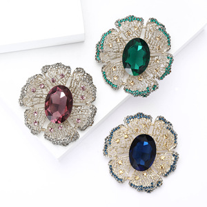 Broche de Flor com Pedra de Vidro Oval Facetada e Pétalas em Filigrana para Jaquetas e Cardigãs Femininos, 60x58mm, 3 Cores - Product Image 2