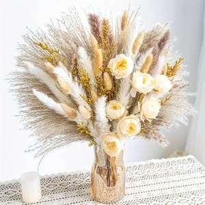 Grand bouquet d'<span class=keywords><strong>herbe</strong></span> <span class=keywords><strong>de</strong></span> la <span class=keywords><strong>pampa</strong></span> séchée (91/51 pièces) avec roses blanches et beiges - Décoration <span class=keywords><strong>de</strong></span> table bohème à pleine <span class=keywords><strong>floraison</strong></span> et faible entretien - Product Image 1