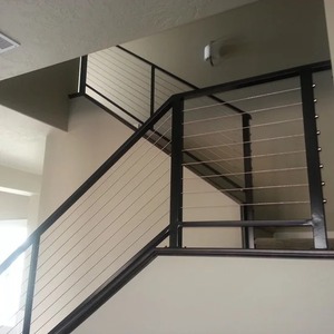 <span class=keywords><strong>Rampe</strong></span> à câbles mince <span class=keywords><strong>et</strong></span> peu encombrante avec poteau métallique à support stable pour escalier intérieur (loft) <span class=keywords><strong>et</strong></span> extérieur (jardin) - Product Image 6
