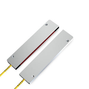 Le capteur optique matriciel industriel de 70 mm est doté d'un capteur amplificateur de fibre optique à faisceau transmissif pour la détection. - Product Image 1