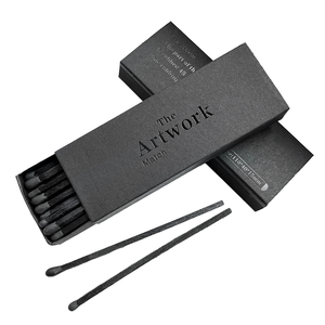 YZ Factory lunga scatola di fiammiferi per sigari annerita con lettere rosse illuminate da asticelle nere da imballaggio di carta con materiali riciclati - Product Image 2