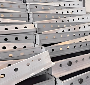 Sistema de Encofrado de Aluminio de Alta Calidad con Perfil en T para Construcción de Hormigón y Paneles de Encofrado - Product Image 1
