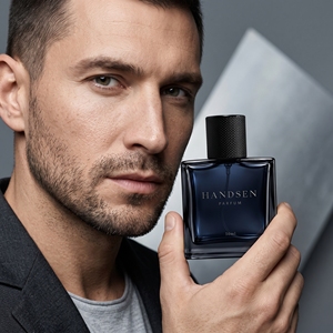 Botella de <span class=keywords><strong>Perfume</strong></span> Cuadrada de Vidrio Gris Oscuro de Lujo de 50 ml, Envase Vacío para Colonia Masculina con Pulverizador, Tapa Negra Texturizada, Logotipo Personalizado, Venta al Por Mayor - Product Image 5