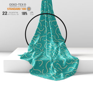 Servizio di Stampa su <span class=keywords><strong>Sciarpe</strong></span> 100% Seta, <span class=keywords><strong>Foulard</strong></span> Quadrato Personalizzato per Donne con Logo <span class=keywords><strong>e</strong></span> <span class=keywords><strong>Motivi</strong></span> - Product Image 3