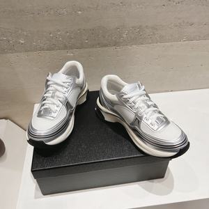 Zapatillas deportivas casuales con parte superior de lona y charol, marca de alta calidad, estampado de diseñador de lujo, diseño a cuadros - Product Image 3