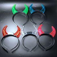 Cadeaux de fête d'Halloween et de Noël, logo personnalisé, cornes de diable colorées à LED, bandeau lumineux, accessoires pour cheveux