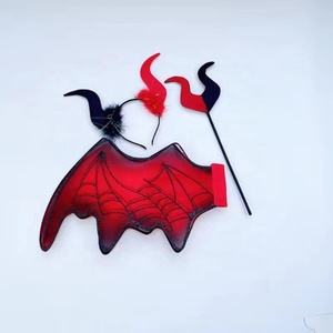 Accessoires <span class=keywords><strong>de</strong></span> déguisement pour fêtes d'Halloween, <span class=keywords><strong>de</strong></span> remise <span class=keywords><strong>de</strong></span> diplôme, <span class=keywords><strong>de</strong></span> Thanksgiving et <span class=keywords><strong>de</strong></span> Noël : <span class=keywords><strong>Ailes</strong></span> <span class=keywords><strong>de</strong></span> chauve-souris, serre-tête cornes <span class=keywords><strong>de</strong></span> <span class=keywords><strong>diable</strong></span>, baguette magique en nylon rouge et noir - Product Image 2
