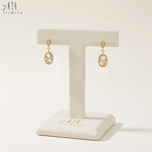 Pendientes de tuerca ovalados victorianos con diseño Milgrain de proveedor de Hong Kong, joyería de oro amarillo macizo de 18 quilates con diamantes de talla rosa. - Product Image 4