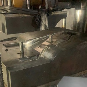 Matrice de découpe personnalisée avec résistance à l'usure et traitement de surface par trempage pour la fabrication de pièces métalliques - Product Image 2
