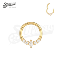SUPERSTAR Anneau segmenté articulé en Titane ASTM F136 avec motif losange central et grappe de zircone cubique ronde latérale, Clicker pour piercing de septum, nez et oreille
